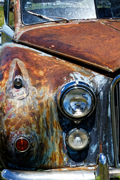 rusted car